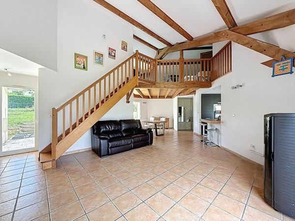 Belle Maison spacieuse et lumineuse, sur un terrain de 1302m² avec piscine !