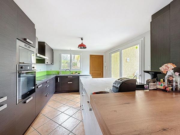 Belle Maison spacieuse et lumineuse, sur un terrain de 1302m² avec piscine !