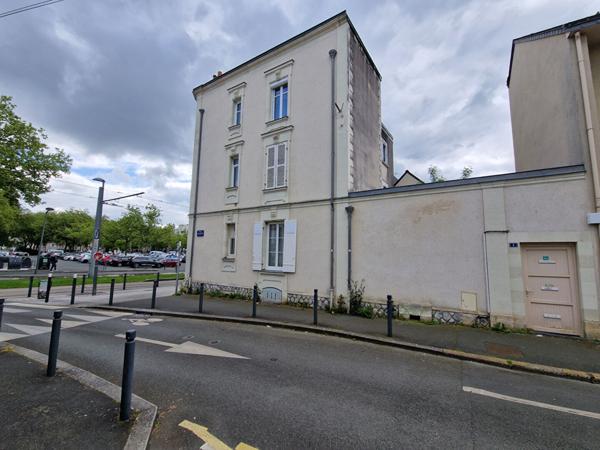 A vendre Studio place Lafayette , locataire en place