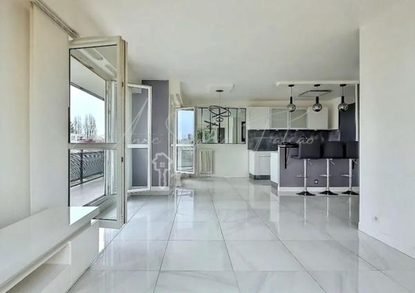 Appartement familial lumineux de 89m² - 5 pièces .