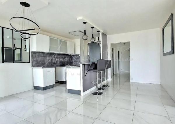 Appartement familial lumineux de 89m² - 5 pièces .