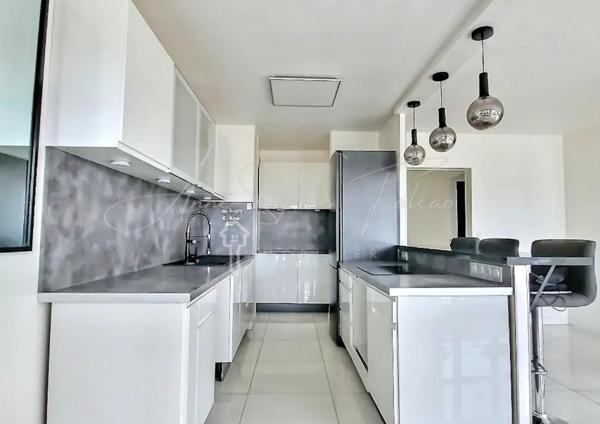 Appartement familial lumineux de 89m² - 5 pièces .