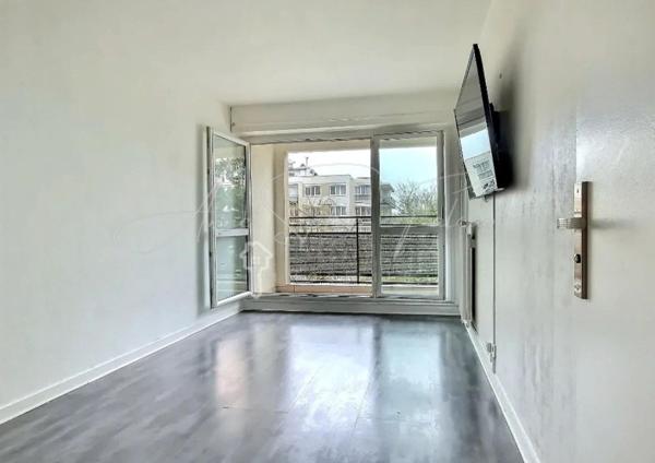 Appartement familial lumineux de 89m² - 5 pièces .