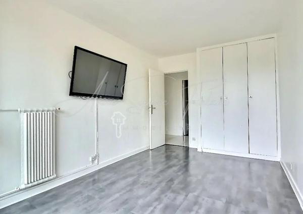 Appartement familial lumineux de 89m² - 5 pièces .