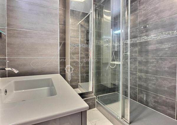 Appartement familial lumineux de 89m² - 5 pièces .