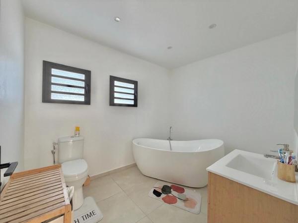 A VENDRE VILLA T5 AVEC PISCINE – LA RIVIÈRE SAINT-LOUIS 97421 – SECTEUR LE RUISSEAU