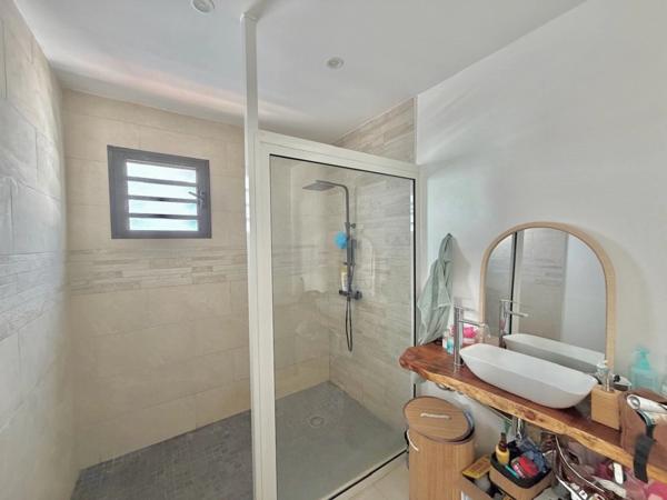 A VENDRE VILLA T5 AVEC PISCINE – LA RIVIÈRE SAINT-LOUIS 97421 – SECTEUR LE RUISSEAU