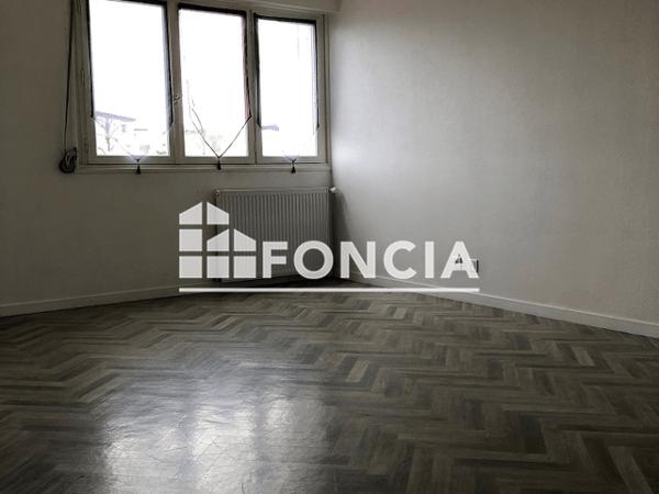 Location Studio 32.75 m² - 1 ET 3 PLACE DU ROI ARTHUR Quimper 29000