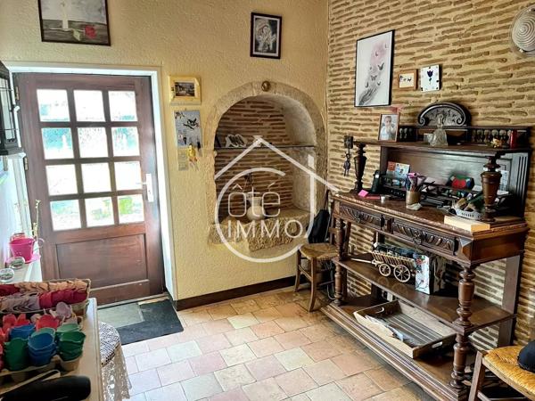 SAINT PIERRE D'EYRAUD : Maison et gîte attenant 10 pièces de 280m² avec piscine
