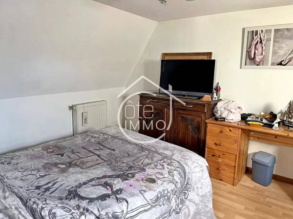 SAINT PIERRE D'EYRAUD : Maison et gîte attenant 10 pièces de 280m² avec piscine