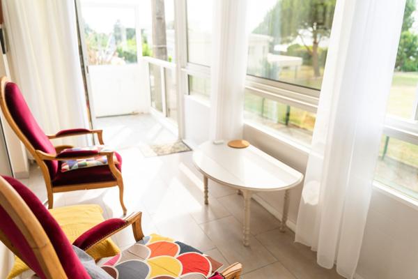 PONTAILLAC – VILLA ANNÉES 50 À 200 MÈTRES DE LA PLAGE AVEC DEUX GARAGES