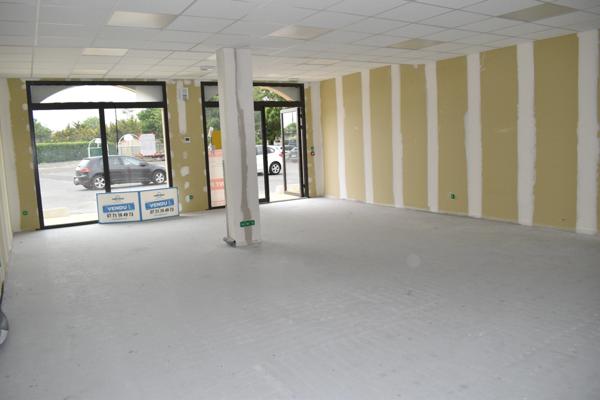 Dpt Deux Sèvres (79), à vendre AIRVAULT Local commercial