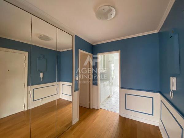 "Versailles Ermitage" Bel appartement de 4 pièces 92.90 m² avec cave et parking ! Loyer 2 409.06 €/mois charges comprises **  - Référence  19481