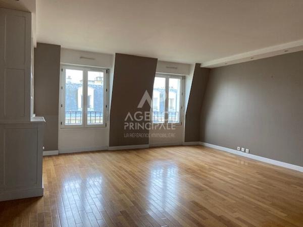 "Versailles Ermitage" Bel appartement de 4 pièces 92.90 m² avec cave et parking ! Loyer 2 409.06 €/mois charges comprises **  - Référence  19481