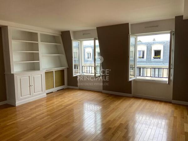 "Versailles Ermitage" Bel appartement de 4 pièces 92.90 m² avec cave et parking ! Loyer 2 409.06 €/mois charges comprises **  - Référence  19481