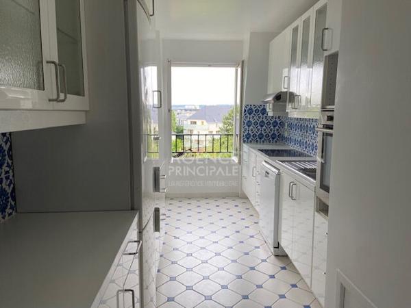 "Versailles Ermitage" Bel appartement de 4 pièces 92.90 m² avec cave et parking ! Loyer 2 409.06 €/mois charges comprises **  - Référence  19481