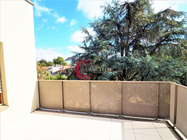 T3 avec terrasse et garage en centre bourg