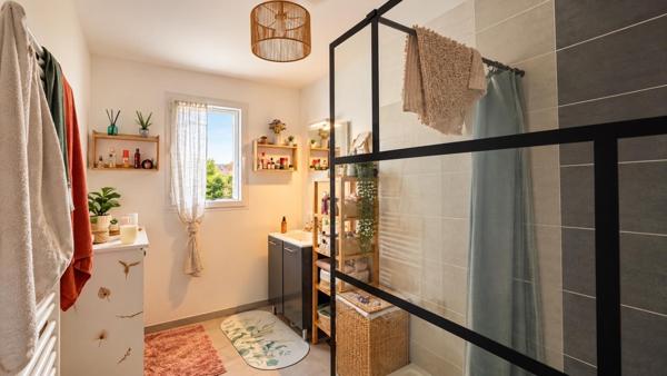 Maison de plain-pied avec locataire en place