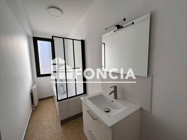 Location Appartement 4 pièces 72.66 m² - 3 rue commandant lenoir Echirolles 38130