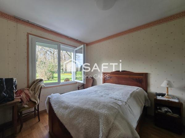 Maison de plain-pied 3 chambres sur un beau terrain de 1100m2