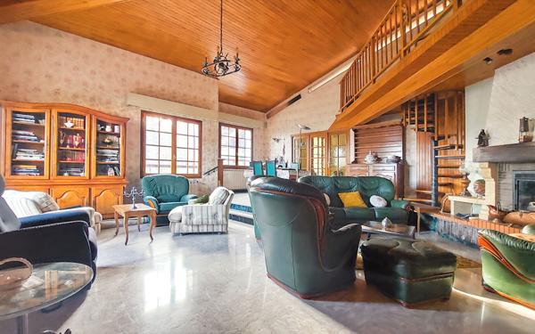 Maison à vendre    8 pièces • 205 m2 Château-Arnoux-Saint-Auban