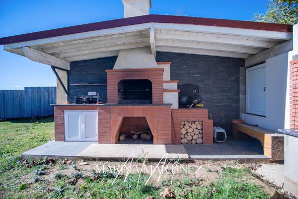 Villa plain pied de 170 m2 rénovée avec belles prestations - proche Carcassonne