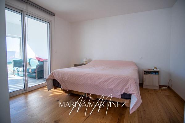 Villa plain pied de 170 m2 rénovée avec belles prestations - proche Carcassonne