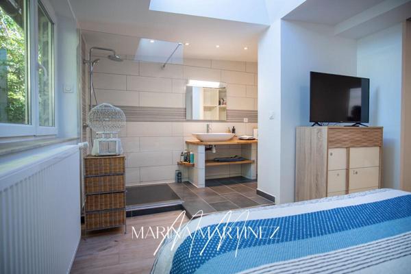 Villa plain pied de 170 m2 rénovée avec belles prestations - proche Carcassonne