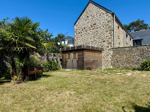 SAINT MALO T4 avec jardin Rothéneuf plage et commerces