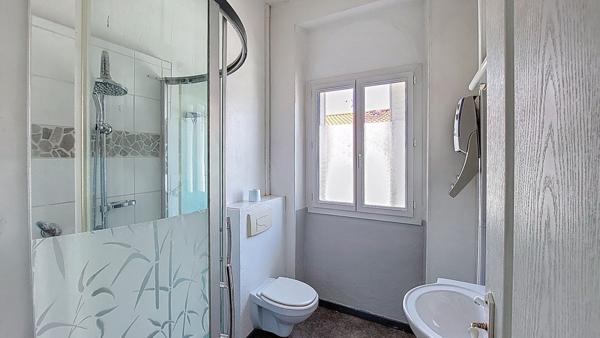 A VENDRE - Belle maison Toulousaine divisée en deux appartements