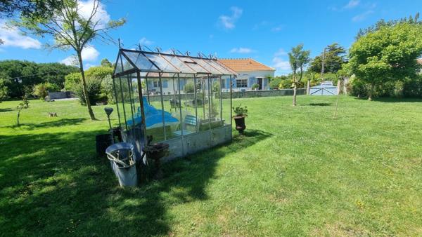 Charente Maritime (17), A Vendre ST-PIERRE D'OLERON propriété de charme 13 pièces de 275 m² - Terrain 9 821m²