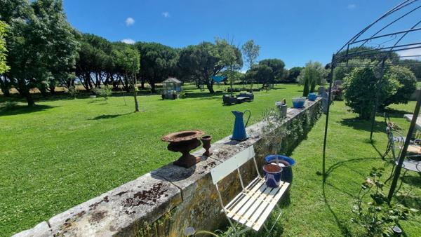 Charente Maritime (17), A Vendre ST-PIERRE D'OLERON propriété de charme 13 pièces de 275 m² - Terrain 9 821m²