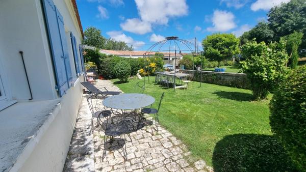 Charente Maritime (17), A Vendre ST-PIERRE D'OLERON propriété de charme 13 pièces de 275 m² - Terrain 9 821m²