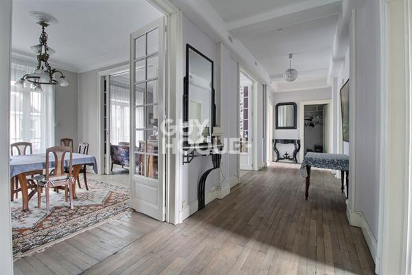 RARE: appartement de caractère avec trois chambres un jardin et un garage à NANCY BOUDONVILLE