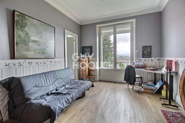 RARE: appartement de caractère avec trois chambres un jardin et un garage à NANCY BOUDONVILLE