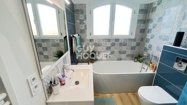 Villa 6 pièces avec piscine, proche Montpellier.