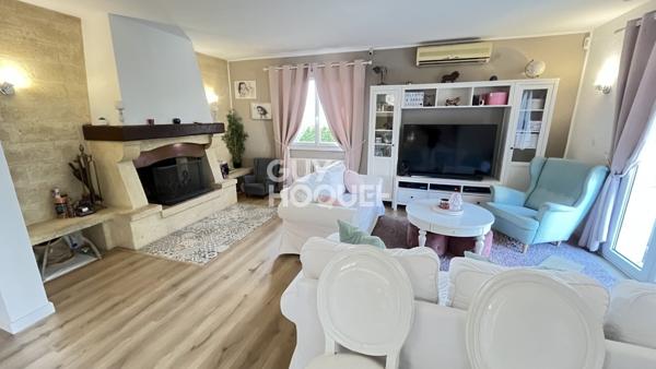 Villa 6 pièces avec piscine, proche Montpellier.