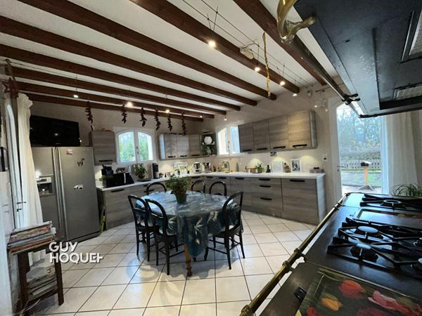 Maison plain pied avec piscine, dépendances et étang - Proche Paray-le-Monial !