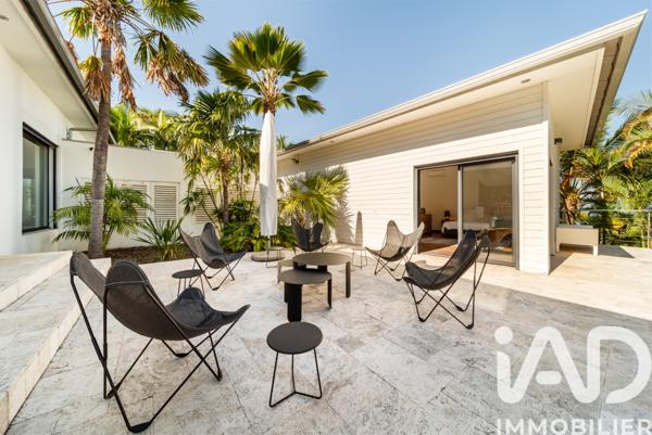 Maison à vendre 8 pièces 385 m² Saint-Pierre