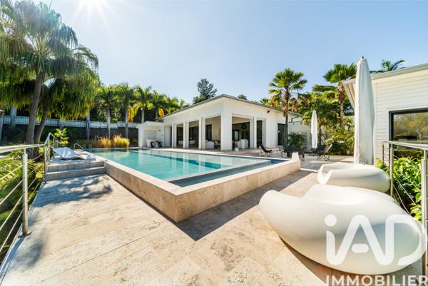 Maison à vendre 8 pièces 385 m² Saint-Pierre