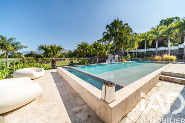 Maison à vendre 8 pièces 385 m² Saint-Pierre