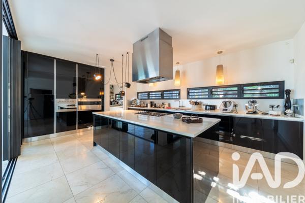 Maison à vendre 8 pièces 385 m² Saint-Pierre