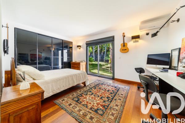 Maison à vendre 8 pièces 385 m² Saint-Pierre