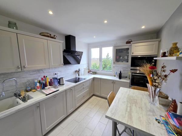 Appartement 5 pièces, 3 CH, 82 m² avec Balcon