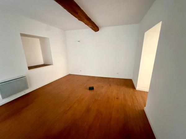 Maison de 198 m² avec deux logements distincts, terrasse, jardin et fort potentiel d'acquisition familiale ou patrimoniale
