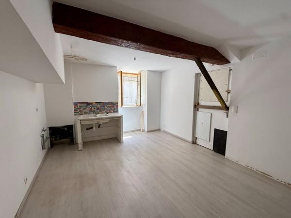 Maison de 198 m² avec deux logements distincts, terrasse, jardin et fort potentiel d'acquisition familiale ou patrimoniale
