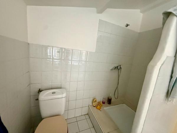 Maison de 198 m² avec deux logements distincts, terrasse, jardin et fort potentiel d'acquisition familiale ou patrimoniale