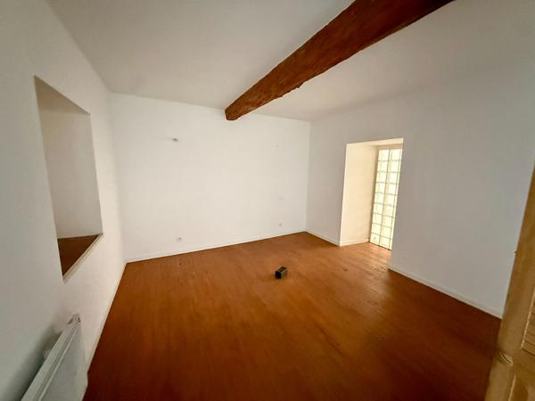 Maison de 198 m² avec deux logements distincts, terrasse, jardin et fort potentiel d'acquisition familiale ou patrimoniale