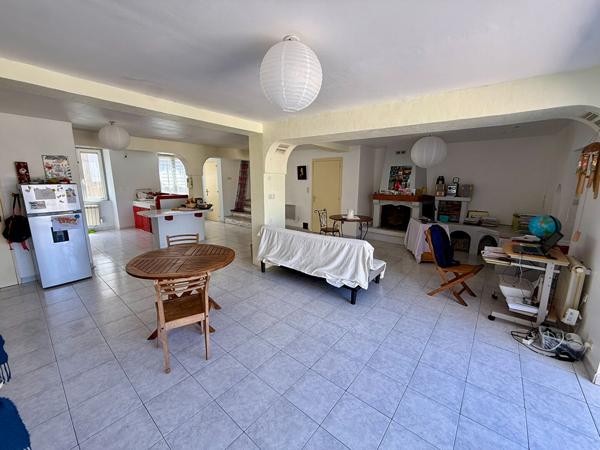 Maison de 198 m² avec deux logements distincts, terrasse, jardin et fort potentiel d'acquisition familiale ou patrimoniale