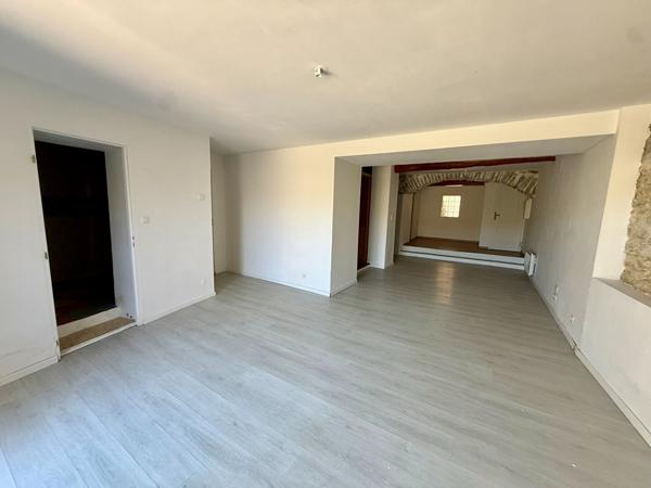 Maison de 198 m² avec deux logements distincts, terrasse, jardin et fort potentiel d'acquisition familiale ou patrimoniale